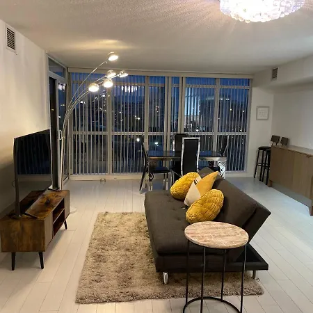 Cozy Open Concept 2Br 2Bath W/Parking -Jays/Cn Apartamento